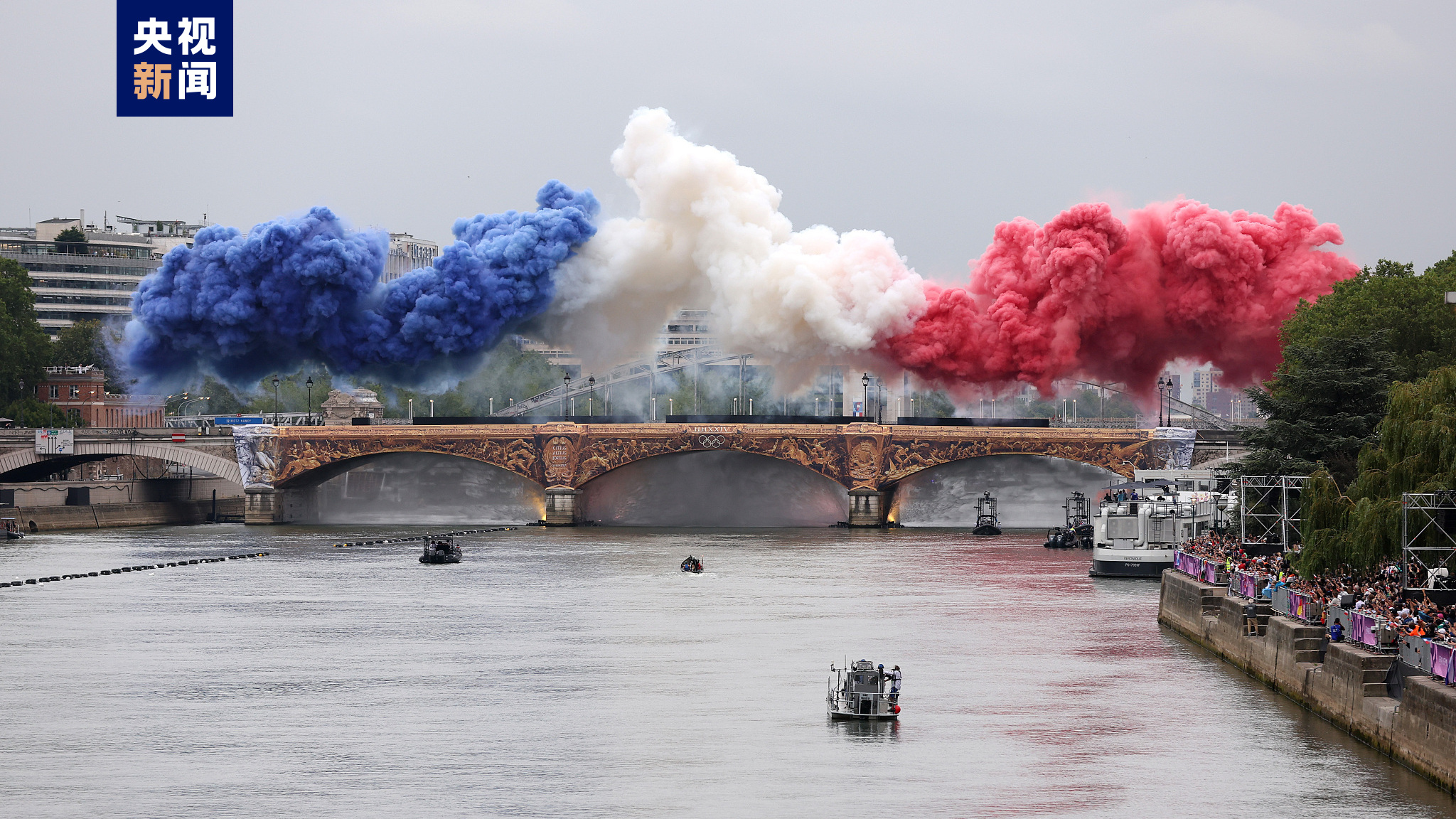 巴黎夜色中开启的第33届夏季奥林匹克运动会开幕