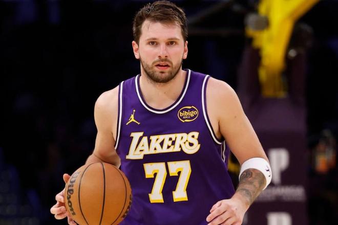 东契奇砍下41分创个人纪录 湖人轻取篮网